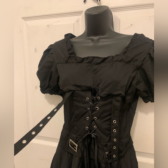 Cool , goth , punk black belted black ruffle like dress - Picture 4 of 7